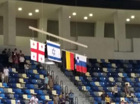 דגל ישראל מונף (צילום: הוועד האולימפי)