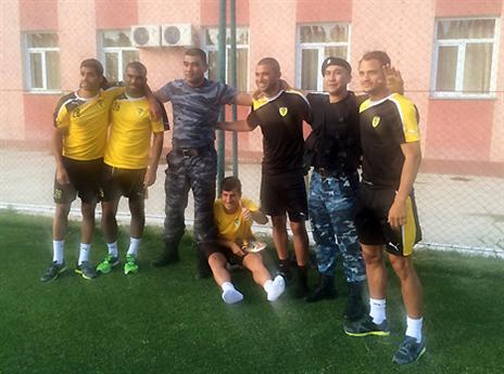 אחוות לוחמים. שחקני בית"ר והמאבטחים (בית"ר י-ם, האתר הרשמי)