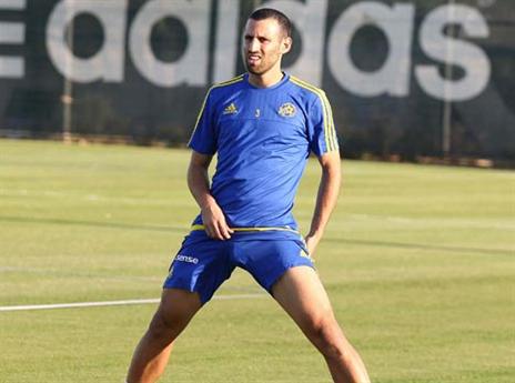 שפונגין. צפוי לפתוח בעמדת בעמדת המגן הימני (אלן שיבר)