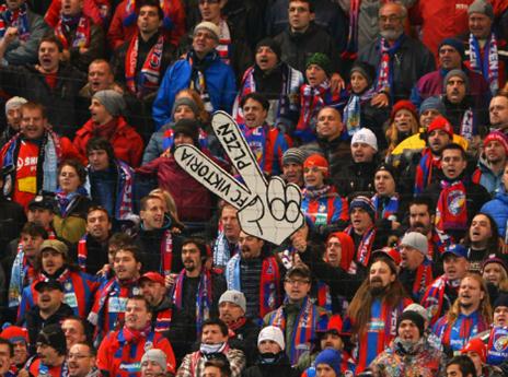 הקהל הצ'כי. אצטדיון קומפקטי לפלזן (gettyimages)