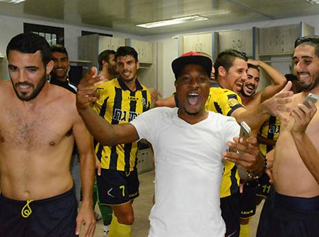 שחקני קרית גת. מחכים לעירייה (האתר הרשמי)