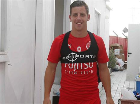 שוב מחייך. רייכרט (אלן שיבר)