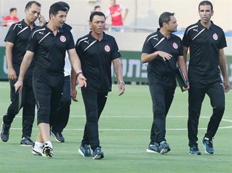 מחכים לרכש נוסף. הצוות של הפועל (צילום: אלן שיבר)