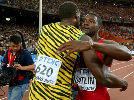 גאטלין בירך את המנצח (GETTY)