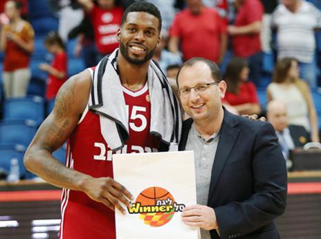 סמית' ותואר ה-MVP. היה מעל כולם (צילום: אלן שיבר)