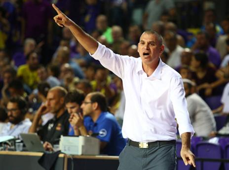 ממשיך להפסיד. גורקה (אלן שיבר)