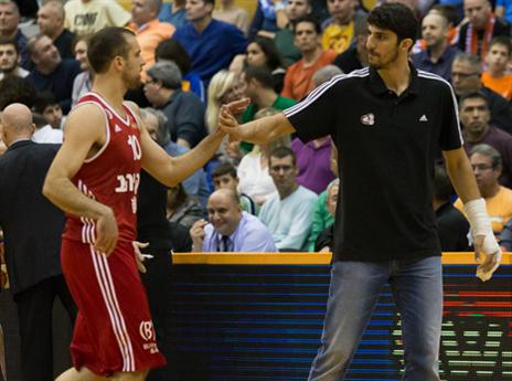 עדיין פצוע. אליהו (עודד קרני)