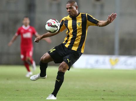 אשתו חוזרת לארץ. קלאודימיר (אלן שיבר)