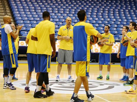 טבק. עובד מסביב לשעון (אלן שיבר)