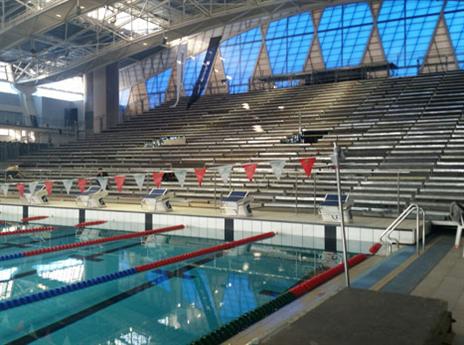 היציע על המים כבר עומד