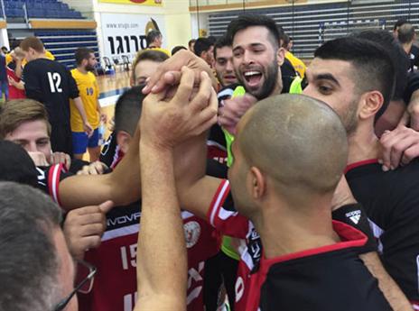 רוצים לחזור לחייך. שחקני אשדוד (פייסבוק)