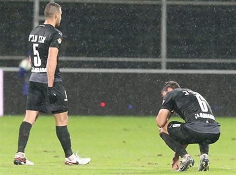 שום דבר לא נדבק (נמרוד גליקמן)