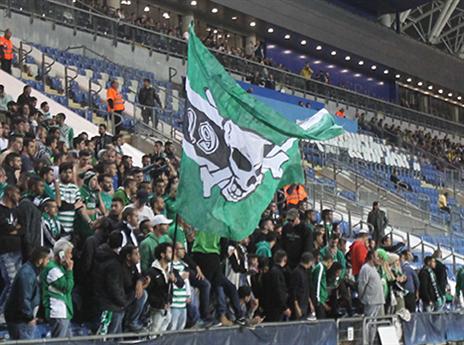 גם אוהדי חיפה עולים לקבוצה (צילום: דני מרון)