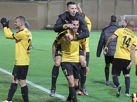 חבל רק שחלק מהאוהדים הרסו את החגיגה (אנצ'ו גוש ג'יני)