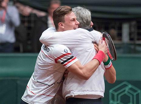 הונגריה חגגה על חשבוננו