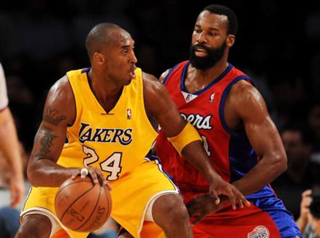 דייויס עם קובי בדרבי של לוס אנג'לס (getty)