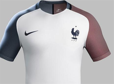 תלבושת החוץ של הטריקולור