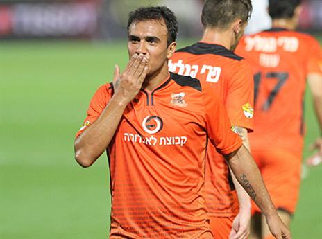 גלבאן חוגג מול ק"ש. "עונה מוצלחת" (צילום: דני מרון)