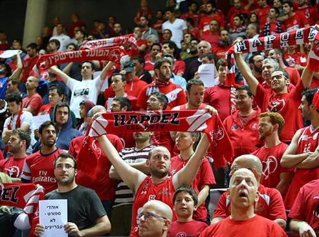 יקפוץ ליציע במשחק הבא? (לירון מולדובן)