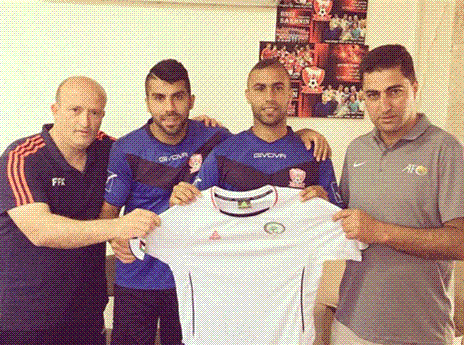 מאמן נבחרת פלסטין עם מוסא ואבו סלאח באימון סכנין