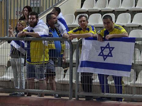 אוהדי מכבי ת"א אמורים להגיע לתמוך (יוסי שקל)