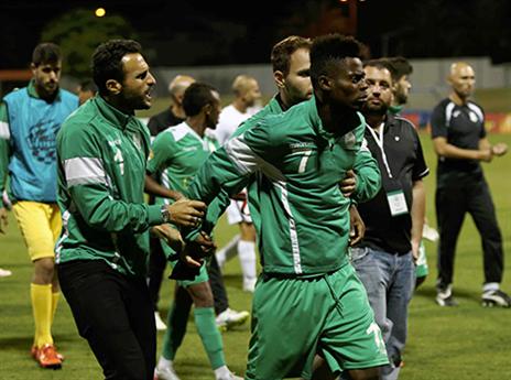 התערבות שחקני כפ"ס מנעה עימות (צילום: אלן שיבר)