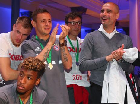 פפ בחגיגות במהלך הלילה (Getty)