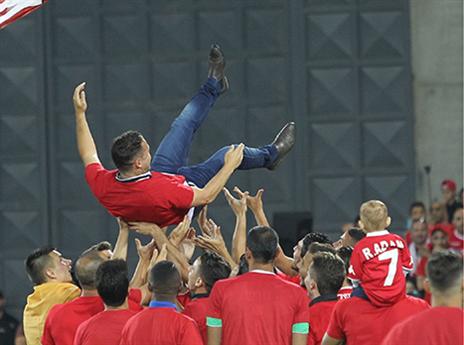 בכר קורץ מחומר אחר (דני מרון)