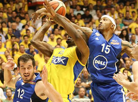 קרב פיזי בהיכל (דני מרון)