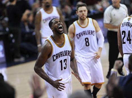 הקאבס בטירוף. הסדרה פתוחה לחלוטין (getty)