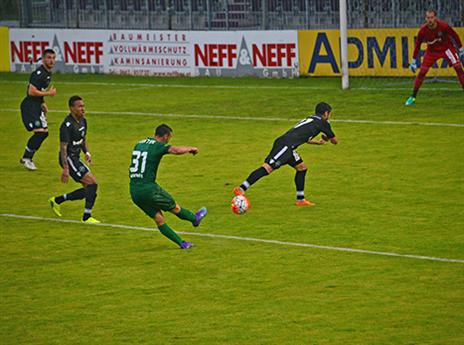 לודוגורץ סגרה עניין במחצית הראשונה (צילום: מכבי חיפה)