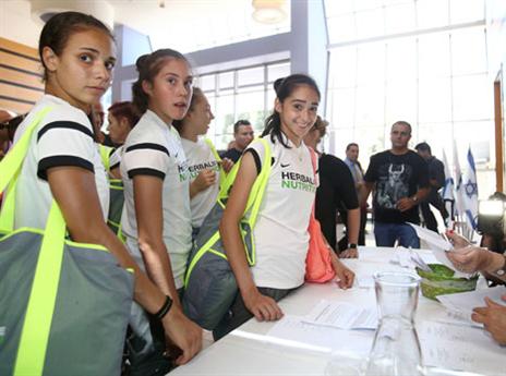 גם נבחרת ההתעמלות הייתה שם (אלן שיבר)