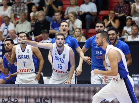הספסל הישראלי חוגג (fiba)