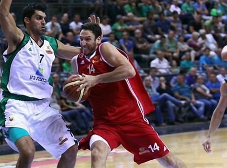 במדי קבוצתו האחרונה, הפועל ירושלים. גרין (עודד קרני)