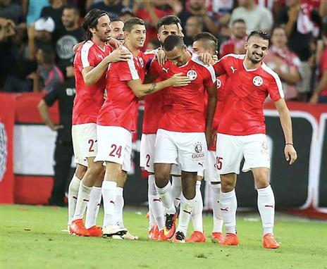 הביא פצצה. ראדי (אלן שיבר)