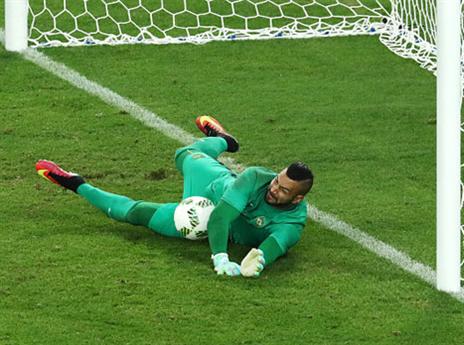 וורטון עוצר את הפנדל של פטרסן (Getty)