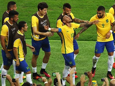 ניימאר חוגג שער יתרון(Getty)