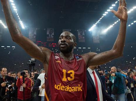 בחוץ למשך שנה. סטפן לאזמה (getty)