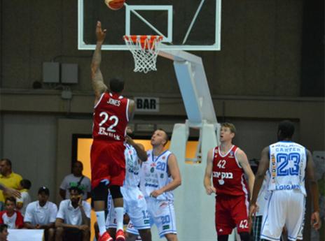 היה דומיננטי. ג'ונס (טוויטר)