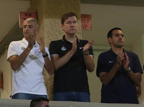 קרלסן מחפש חיזוק עד לסגירת חלון העברות (אלן שיבר)