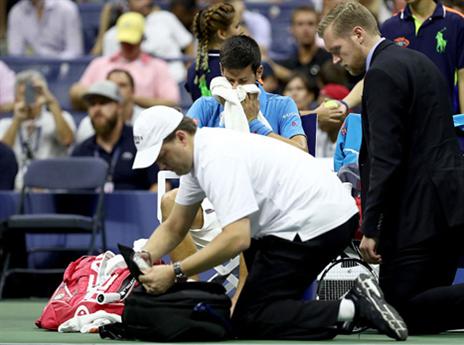 הפציעה בבוהן לא עזרה לו. ג'וקוביץ' (getty)