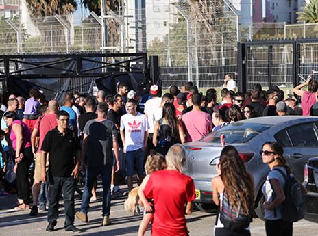 עשרות הגיעו לוללפסון (דני מרון)