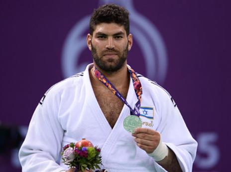 ששון והמדליה. הספיק לעכל (צילום: getty)