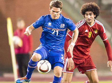 במדי נבחרת איסלנד. מקווה לקבל דקות משמעותיות (getty)