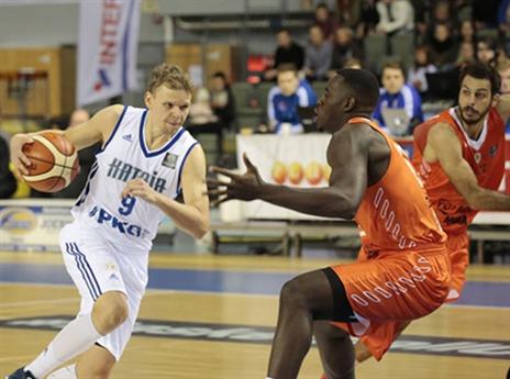 הפינים פתחו טוב, אך נחלשו בהמשך (FIBA)