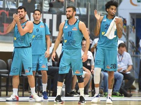 התכולים חגגו ניצחון ראשון העונה (צילום: מנהלת הליגה)