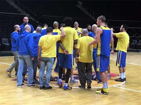 יהיה שיפור בהגנה? שחקני מכבי בקובנה (האתר הרשמי)