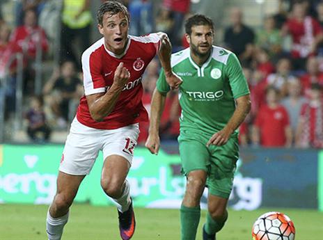 התקשה לעכל. שוינפלד (אלן שיבר)