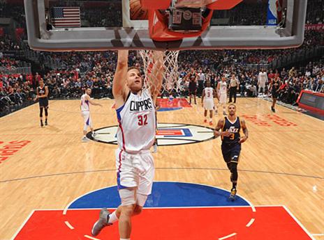 גריפין מרחף בדרך לסל של יוטה (getty)