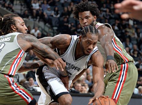 לנארד שוב סידר לסן אנטוניו ניצחון (getty)